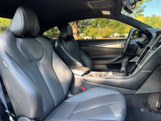 Used 2017 INFINITI Q60 2.0t w/ Premium Plus Package 2.0T AWD/4WD image 17