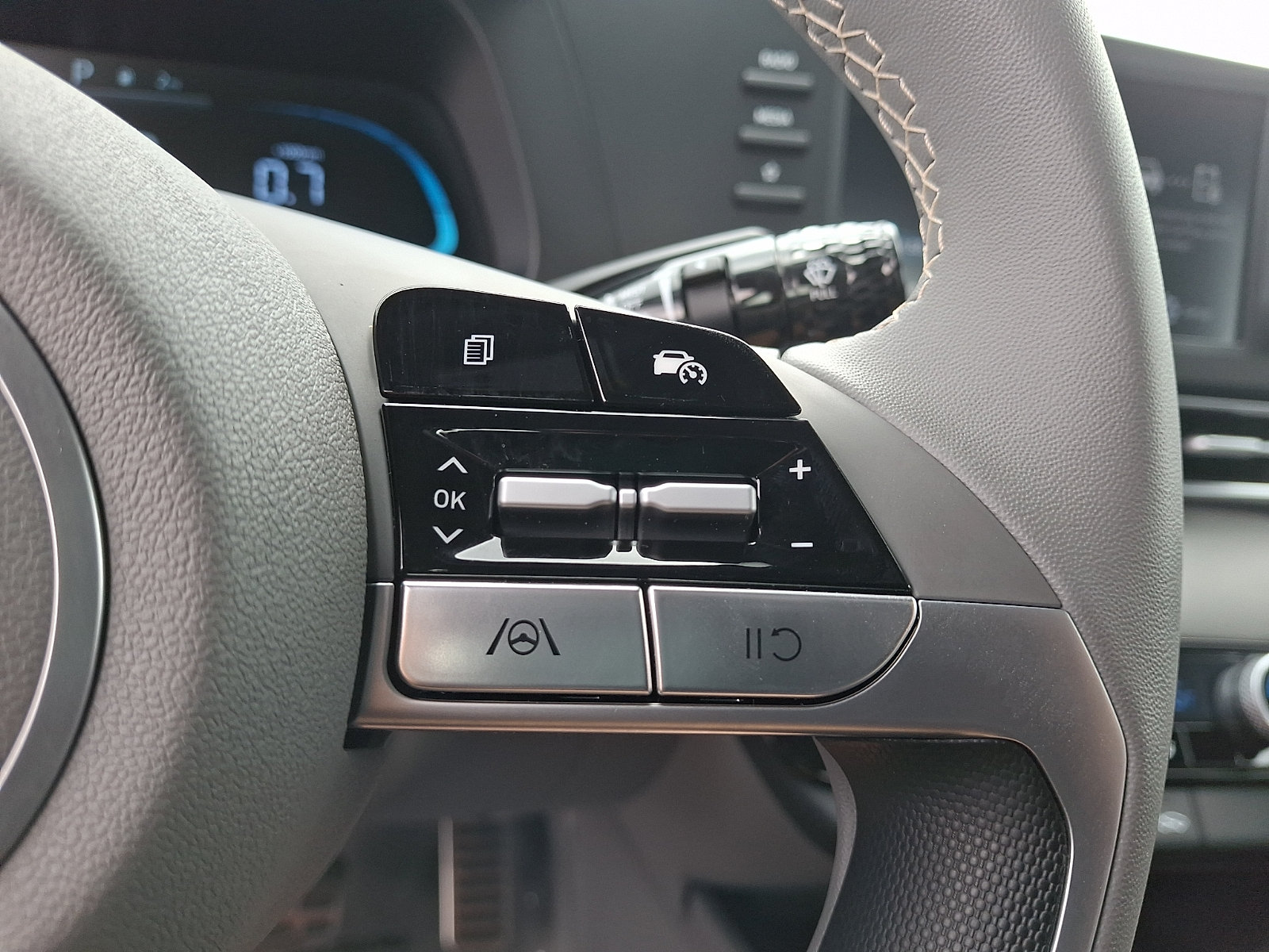 Used 2026 Hyundai Elantra Sport FWD image 21