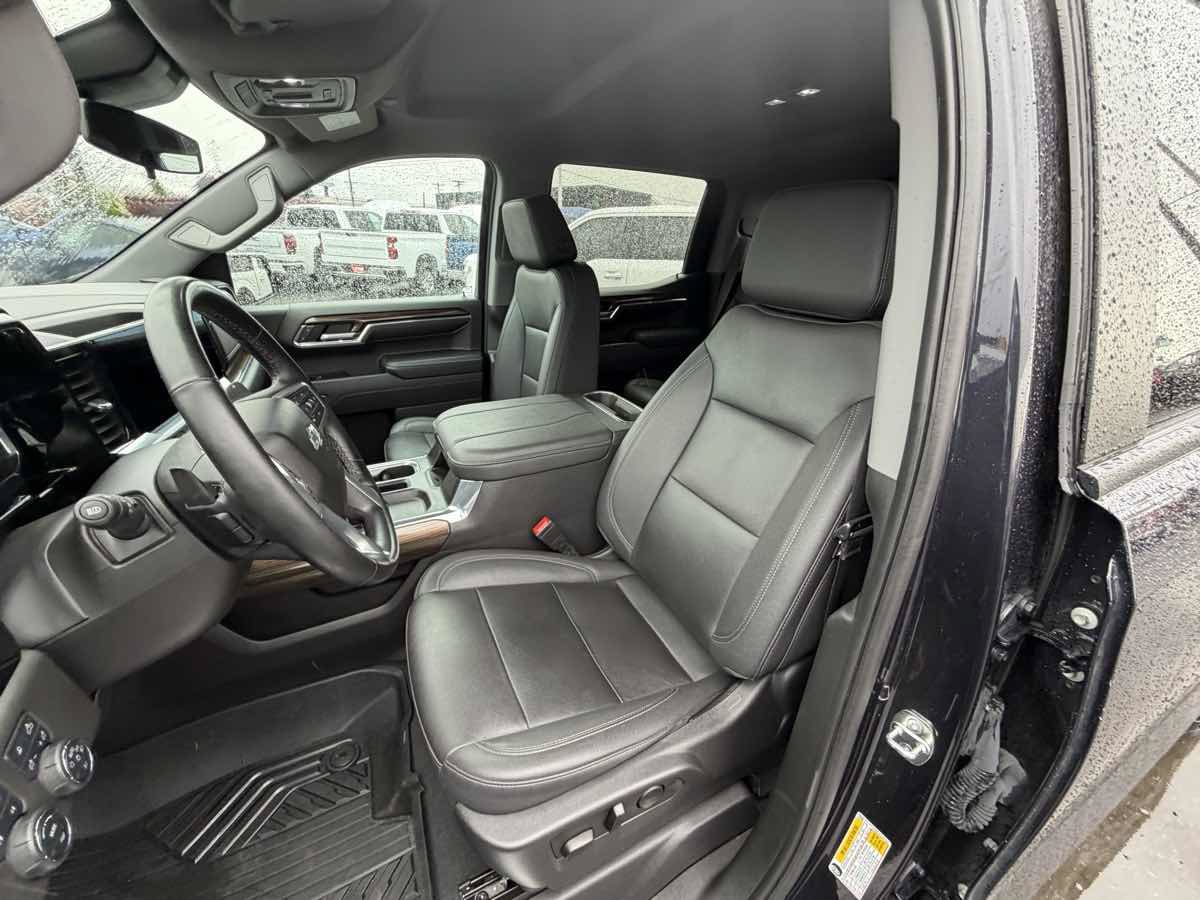 Used 2023 Chevrolet Silverado 1500 LT Trail Boss w/ LT Trail Boss Premium Package AWD/4WD image 8