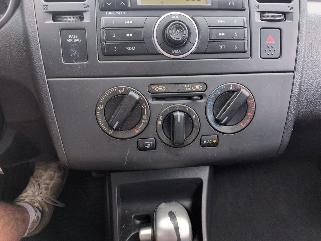 Used 2009 Nissan Versa 1.8 S w/ PWR Pkg FWD image 19