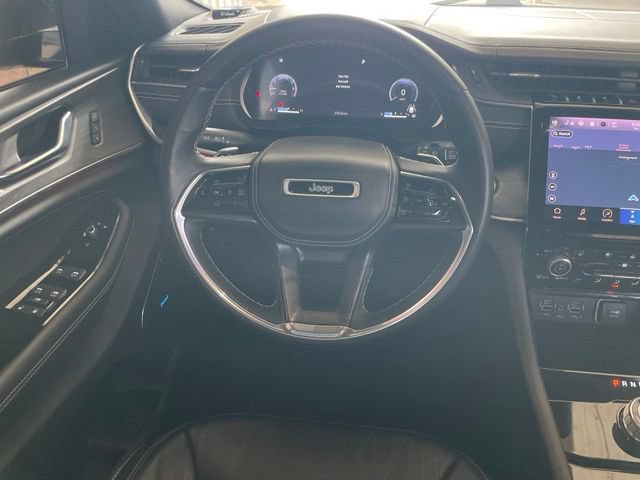 Used 2022 Jeep Grand Cherokee Overland RWD image 17