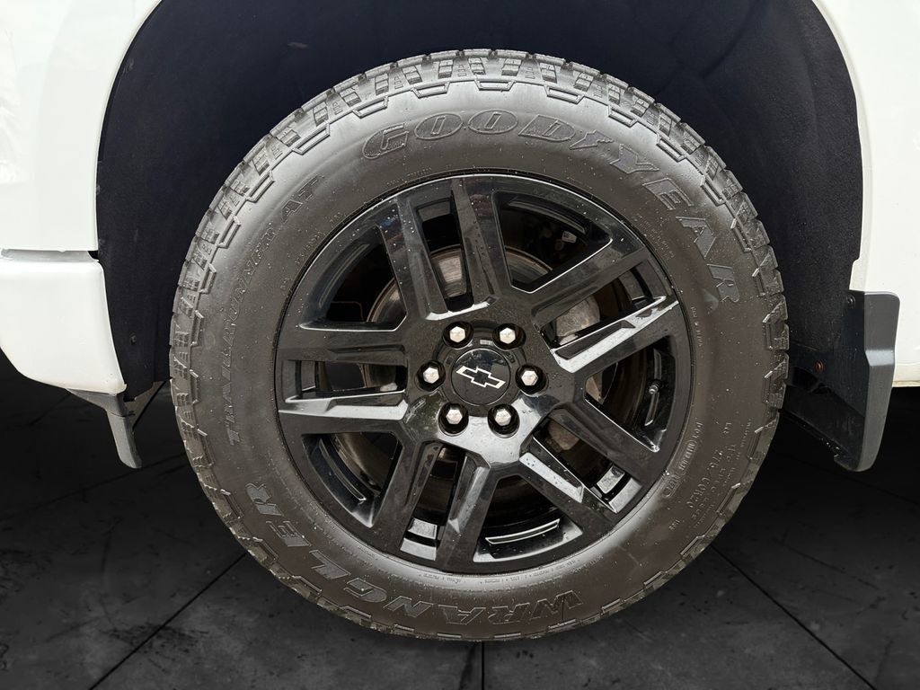 Used 2023 Chevrolet Silverado 1500 Custom image 14