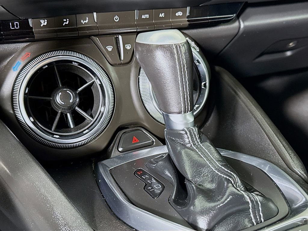 Used 2018 Chevrolet Camaro LT RWD image 8