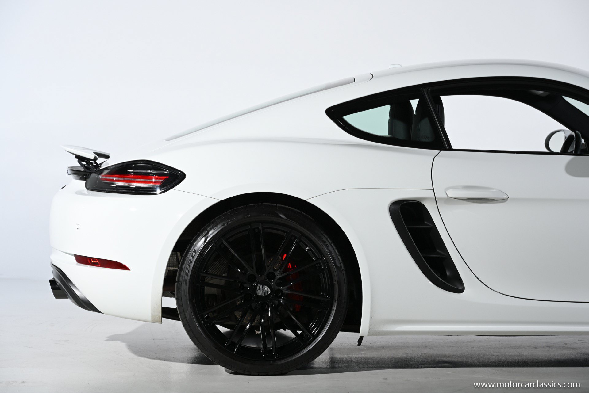 Used 2018 Porsche 718 Cayman S RWD image 11