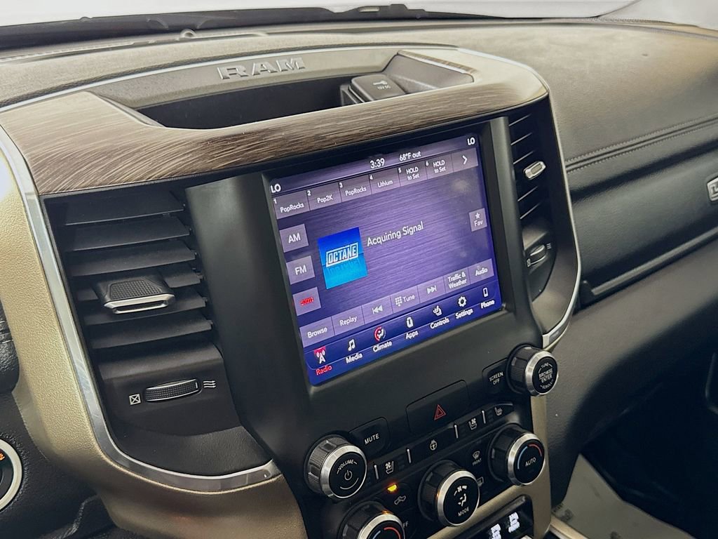 Used 2019 RAM 1500 Laramie AWD/4WD image 17