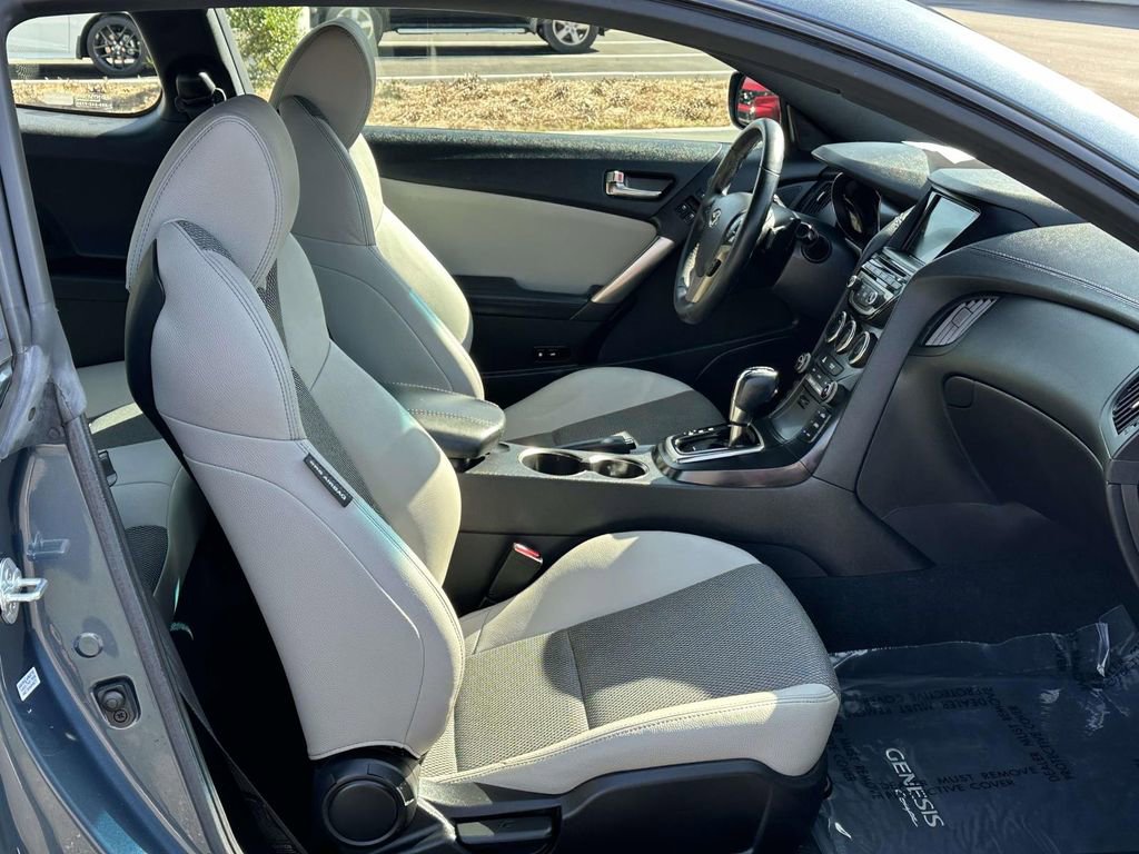 Used 2013 Hyundai Genesis 2.0T image 6