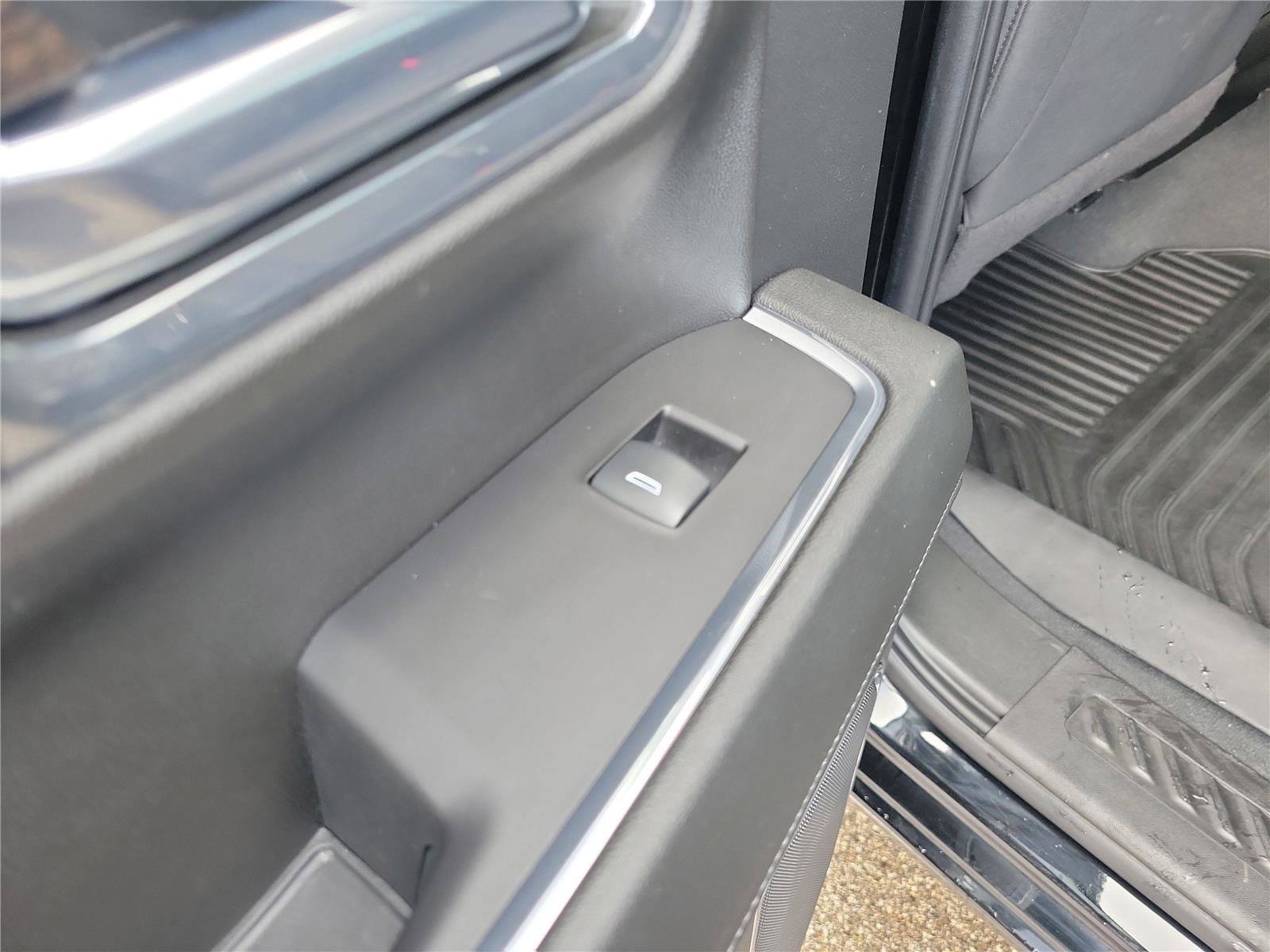 Used 2023 Chevrolet Silverado 1500 RST w/ Z71 Off-Road Package AWD/4WD image 16