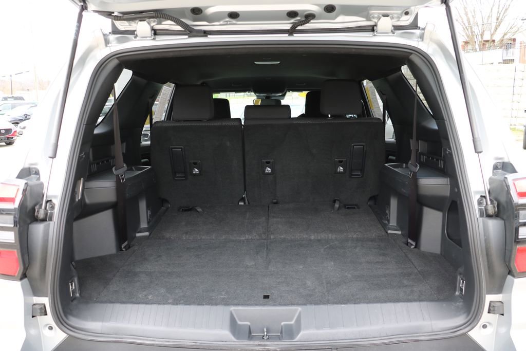 Used 2025 Toyota 4Runner SR5 AWD/4WD image 7