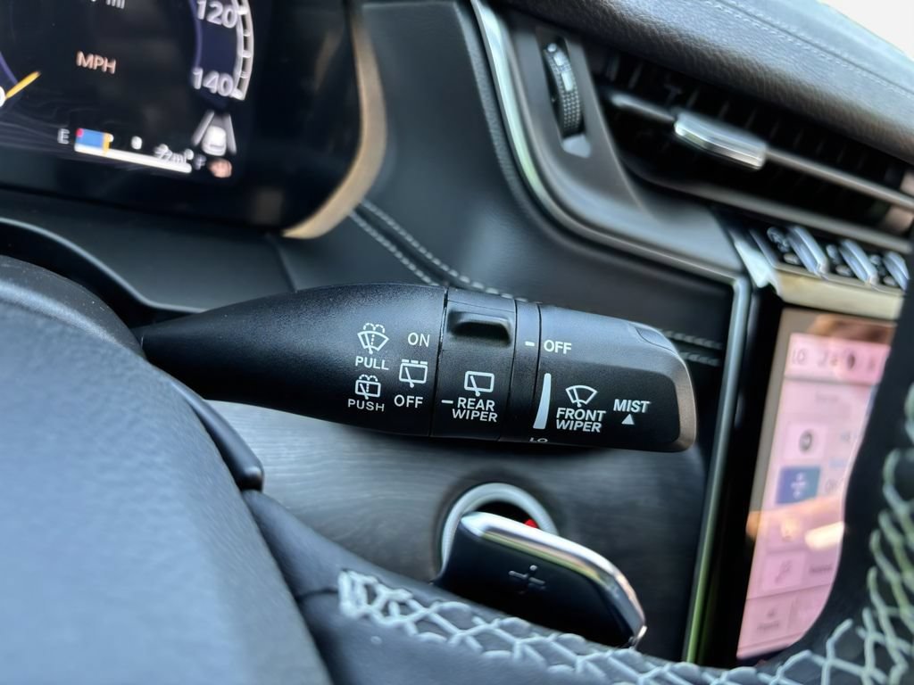 New 2025 Jeep Grand Cherokee Limited w/ Black Appearance Package AWD/4WD image 26