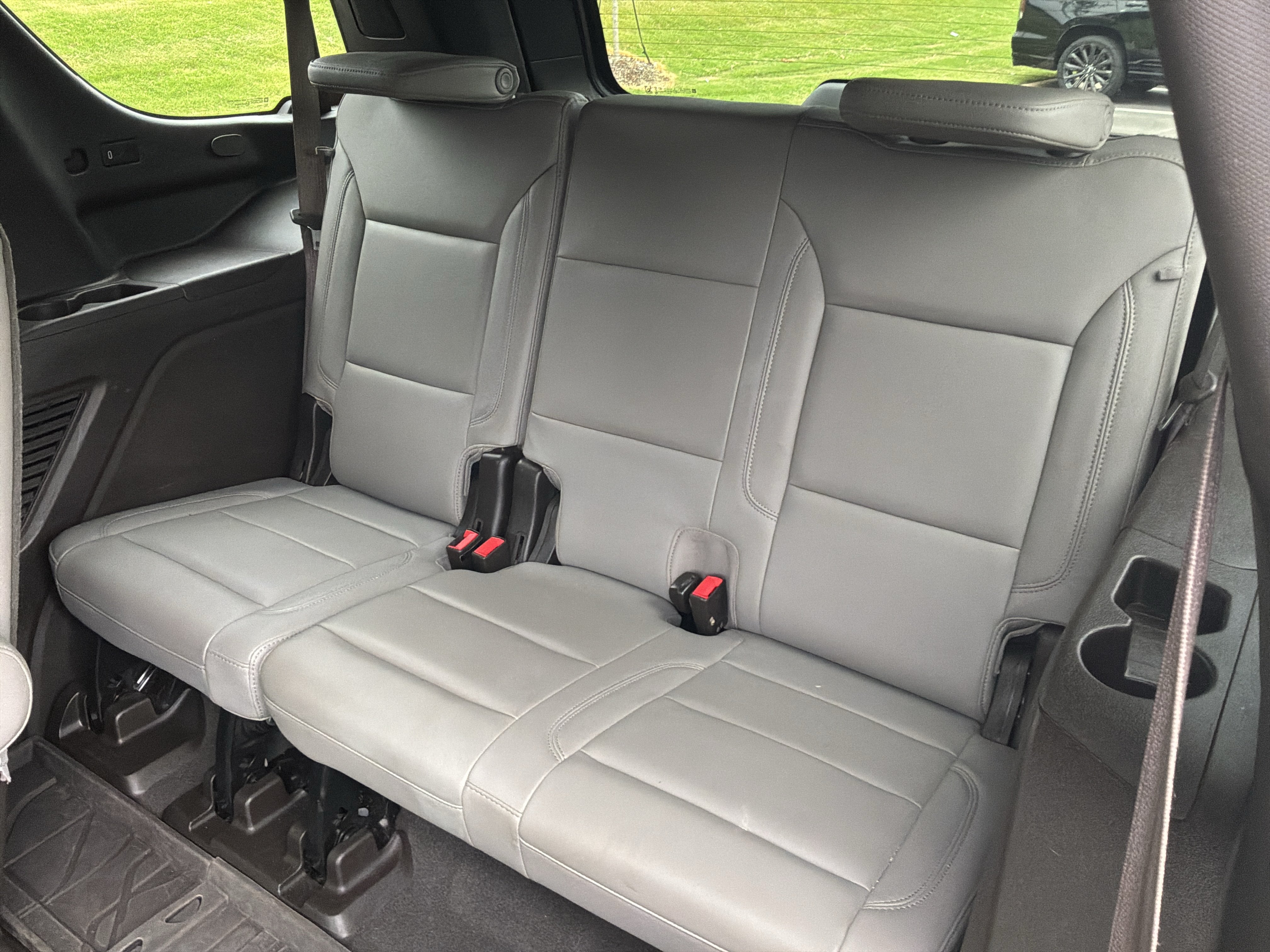 Used 2021 Chevrolet Tahoe Z71 w/ Z71 Signature Package AWD/4WD image 32
