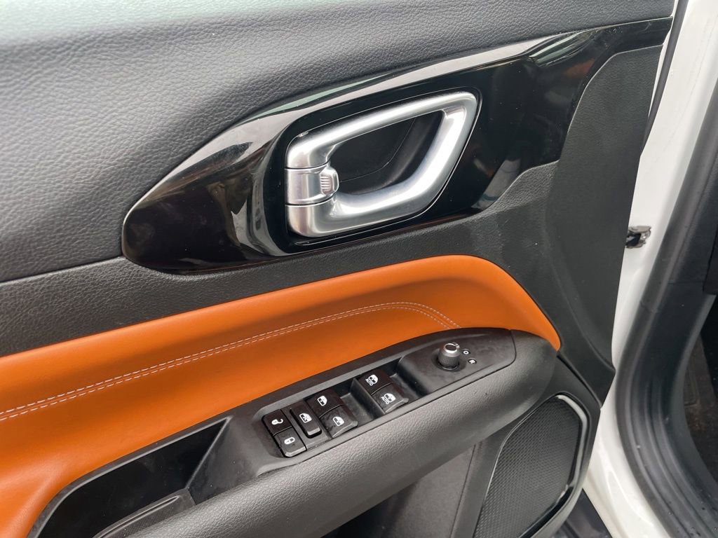 Used 2024 Jeep Compass Limited image 19