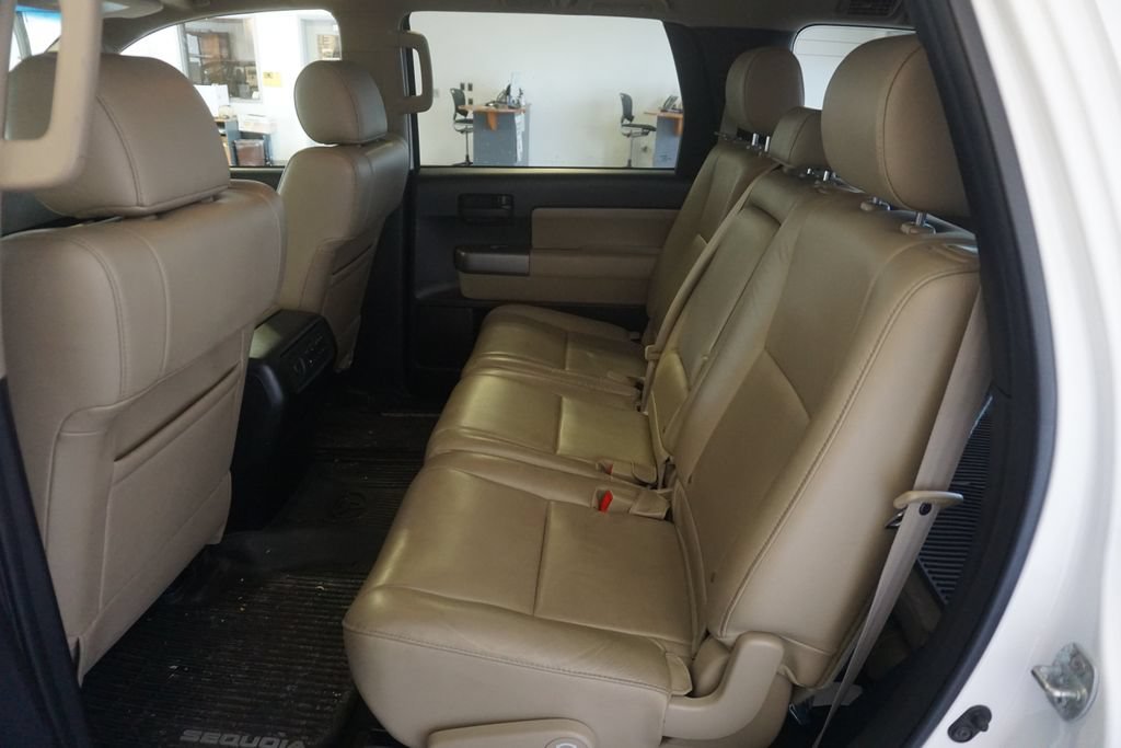 Used 2017 Toyota Sequoia SR5 w/ Premium Package AWD/4WD image 21