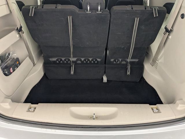 Used 2024 Chrysler Voyager LX image 28