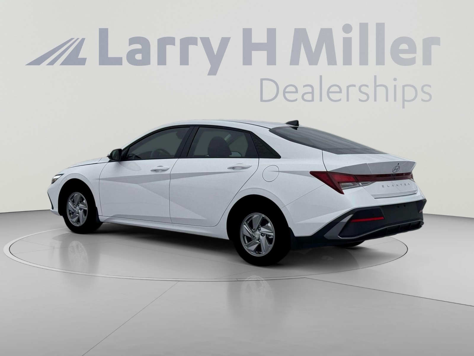 New 2026 Hyundai Elantra SE FWD image 4
