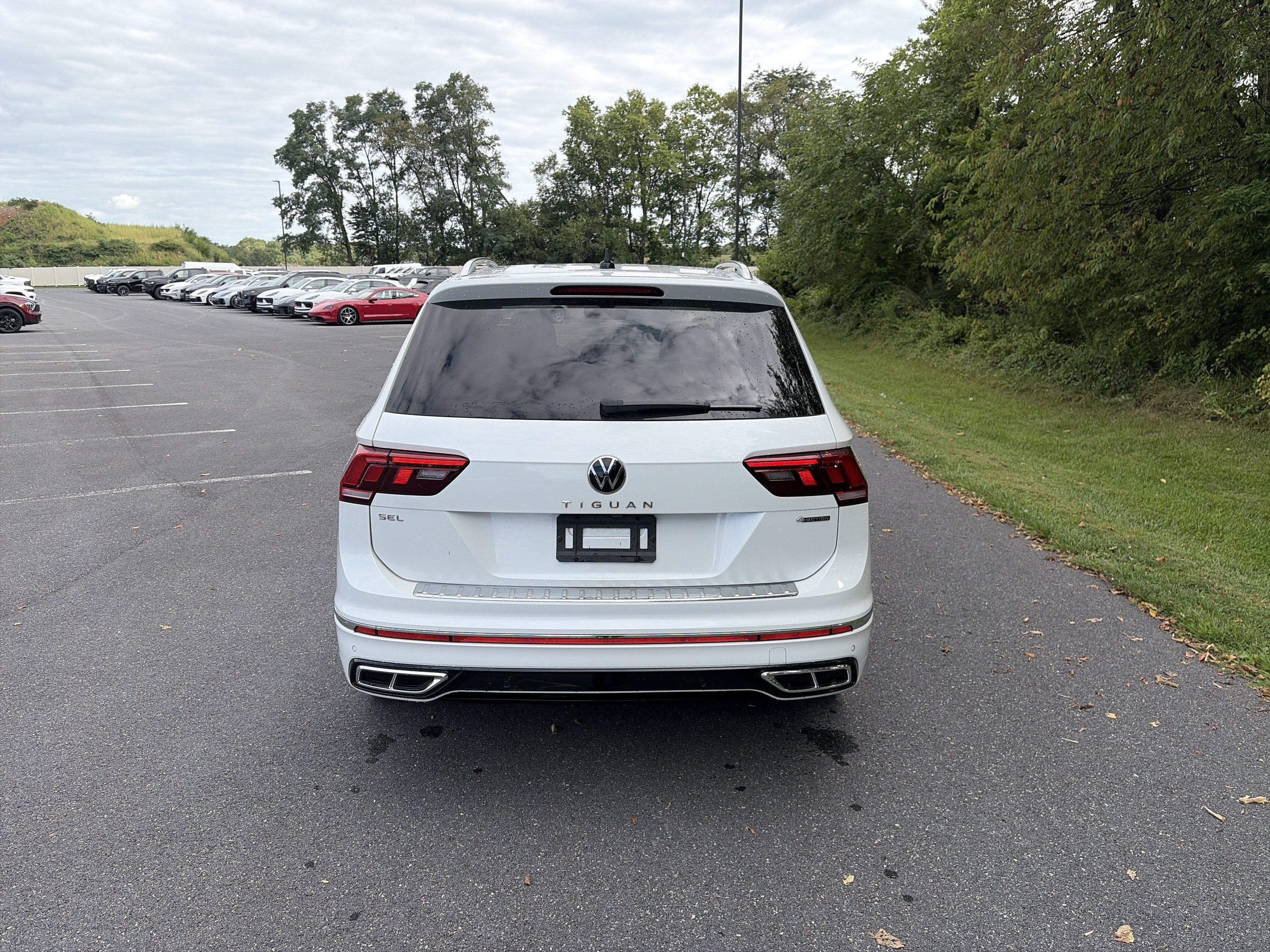 Certified 2024 Volkswagen Tiguan SEL R-Line AWD/4WD image 6