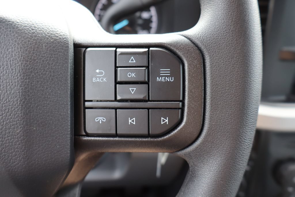 Used 2025 Ford F550 4x4 Crew Cab Super Duty image 23