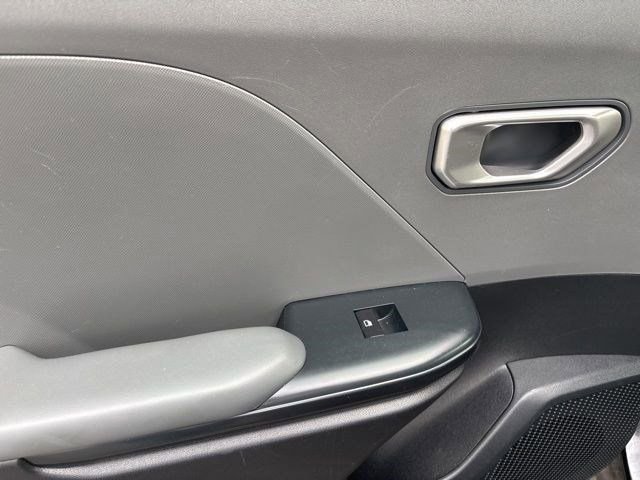 Used 2025 Kia K4 LXS image 30