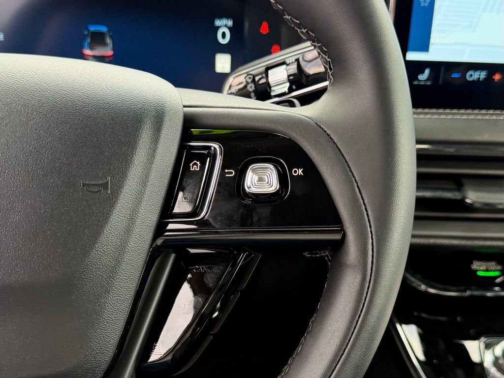 Used 2025 Lincoln Corsair FWD w/ Equipment Group 101A image 23