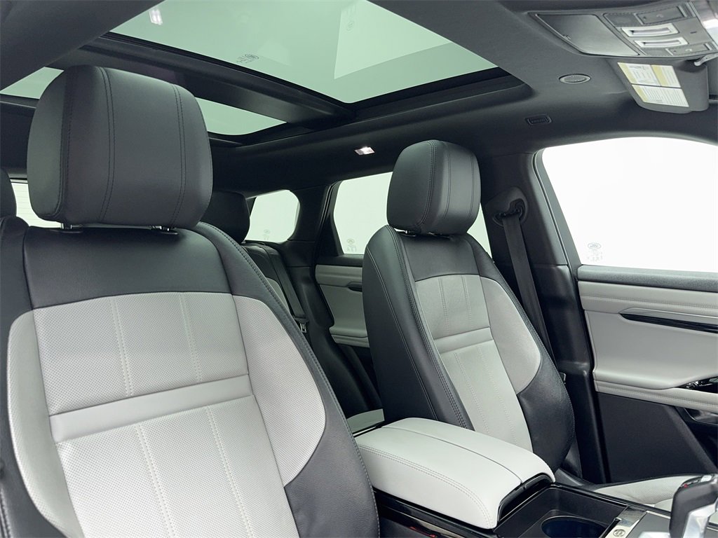 Used 2021 Land Rover Range Rover Evoque R-Dynamic SE image 44