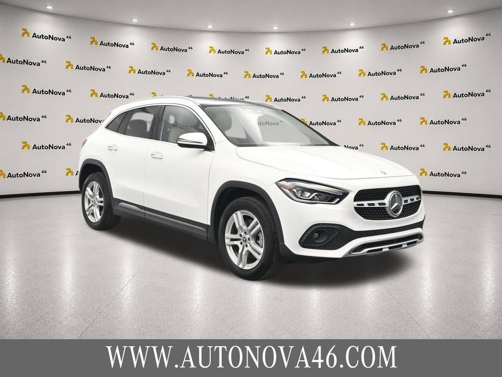 Used 2022 Mercedes-Benz GLA 250 4MATIC w/ Premium Package Lite image 11