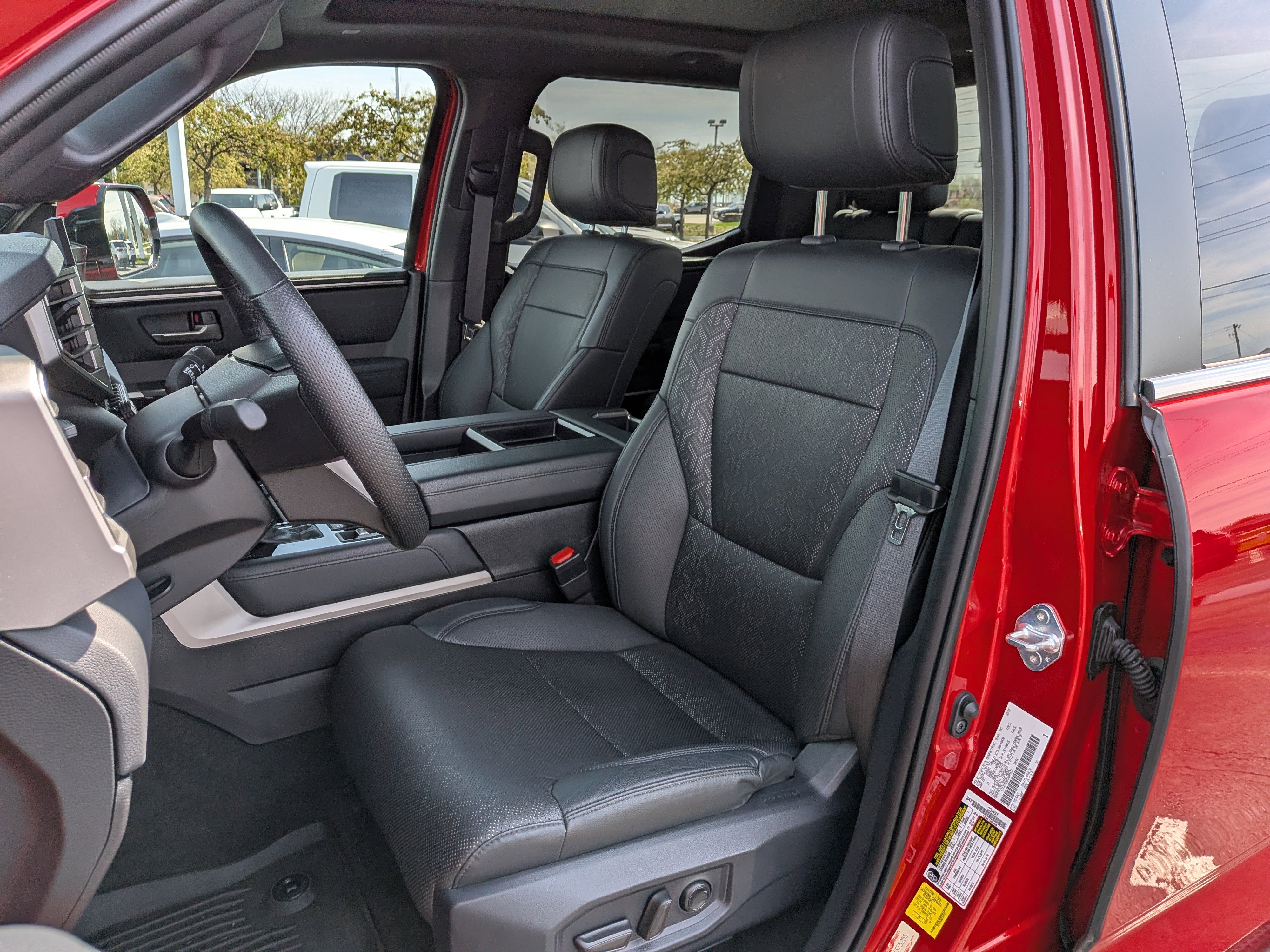 Used 2025 Toyota Tundra Limited AWD/4WD image 15