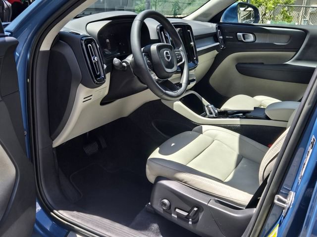 Certified 2023 Volvo XC40 B4 Plus w/ Driver Assist Package FWD image 12