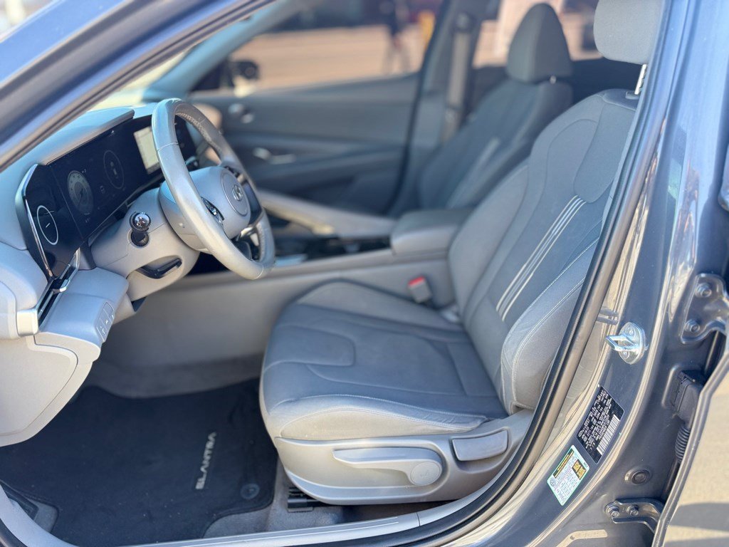 Used 2023 Hyundai Elantra SEL w/ Convenience Package image 14