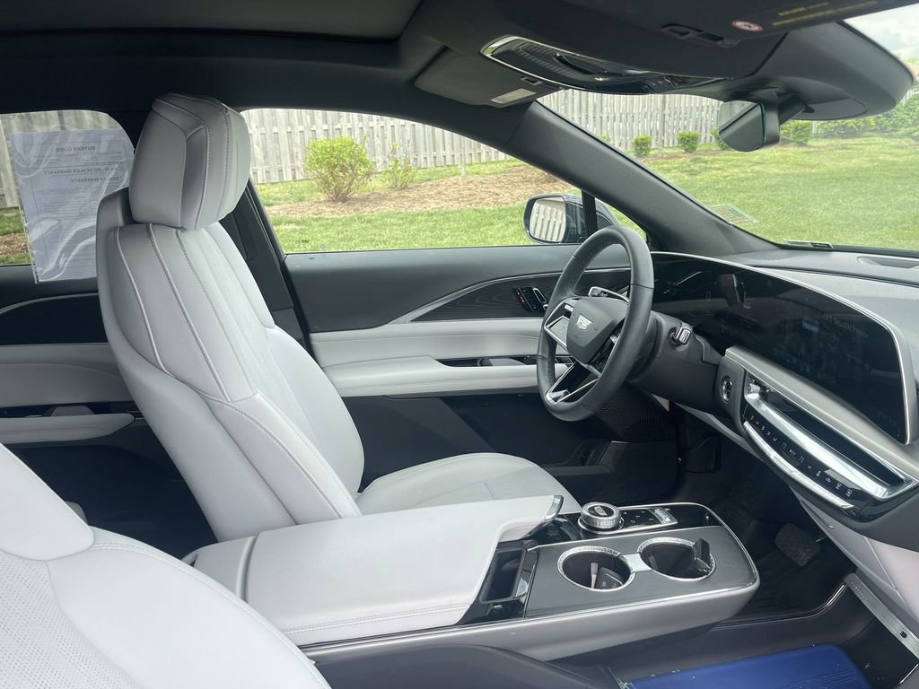 Certified 2024 Cadillac Lyriq Luxury w/ LPO, Floor Liner Package AWD/4WD image 28