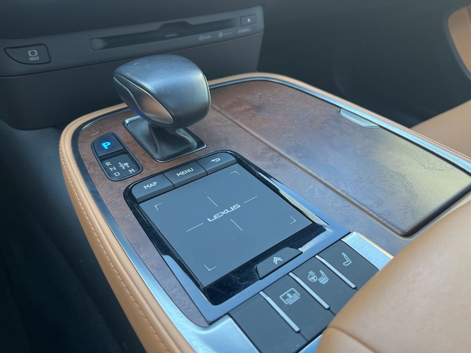 Used 2022 Lexus LS 500 w/ Accessory Package (Z2) RWD image 27