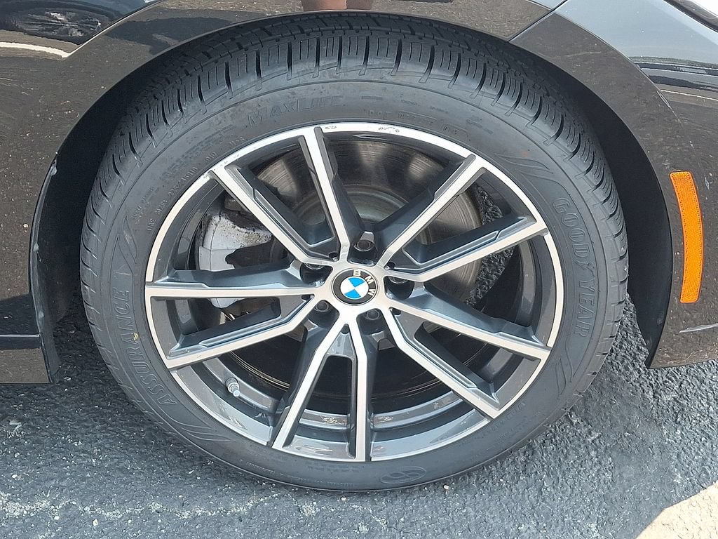 Used 2022 BMW 330i xDrive Sedan w/ Driving Assistance Package AWD/4WD image 8