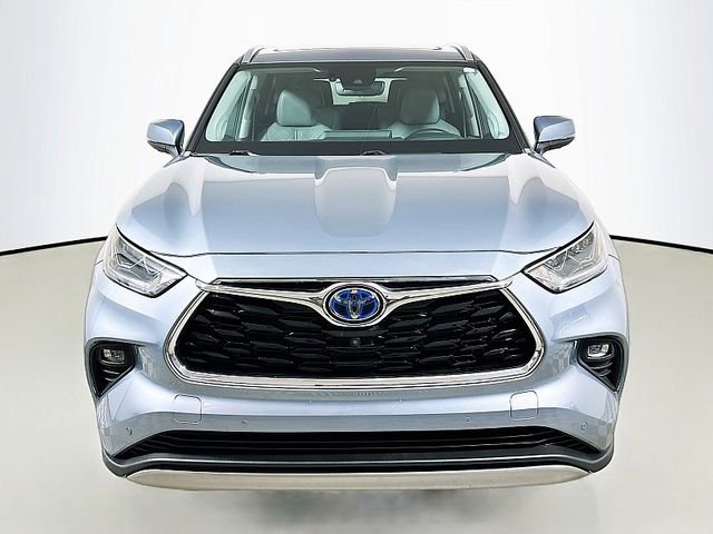 Used 2022 Toyota Highlander Platinum AWD/4WD image 2