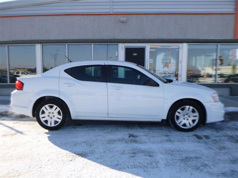 Used 2012 Dodge Avenger SE image 4