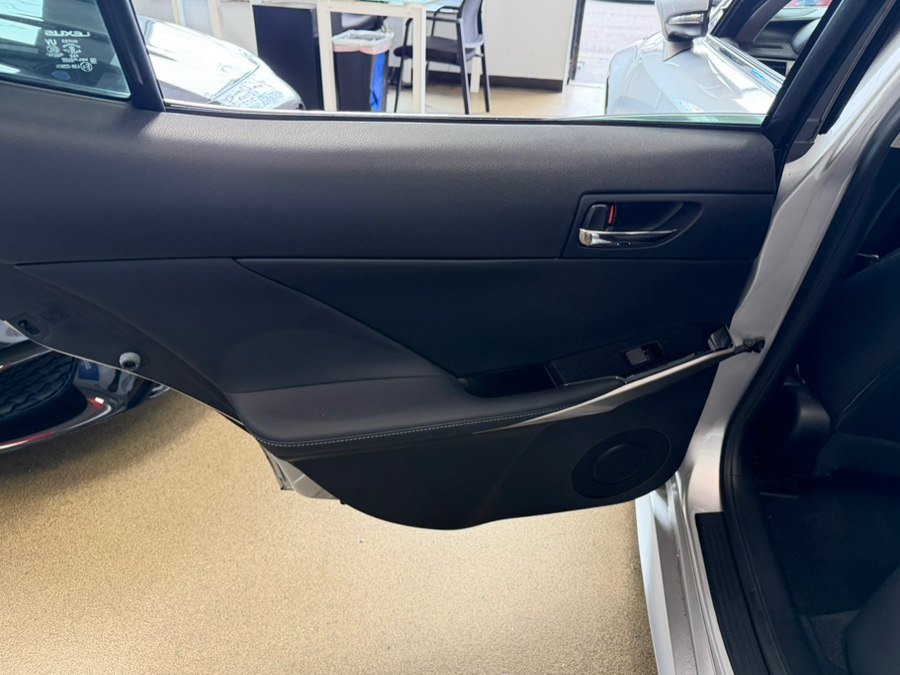 Used 2015 Lexus IS 250 w/ Premium Package RWD image 25