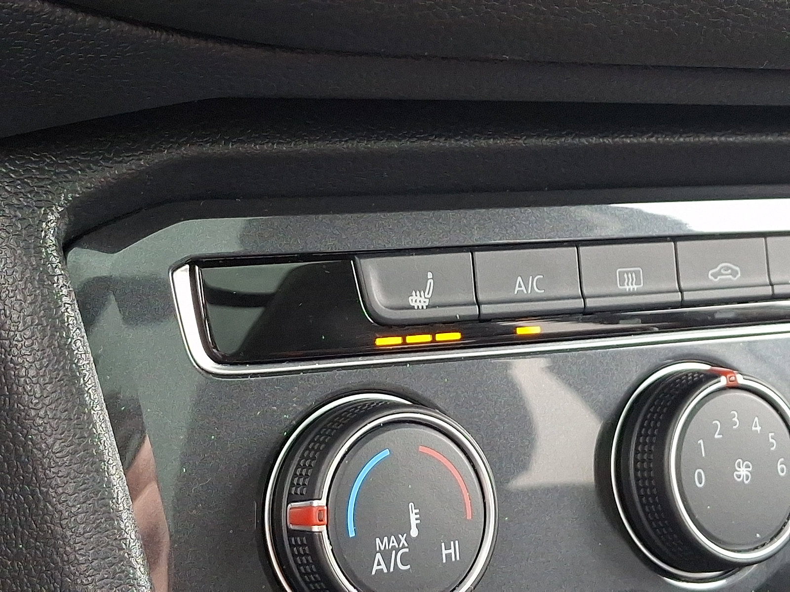 Certified 2024 Volkswagen Tiguan Wolfsburg Edition AWD/4WD image 26