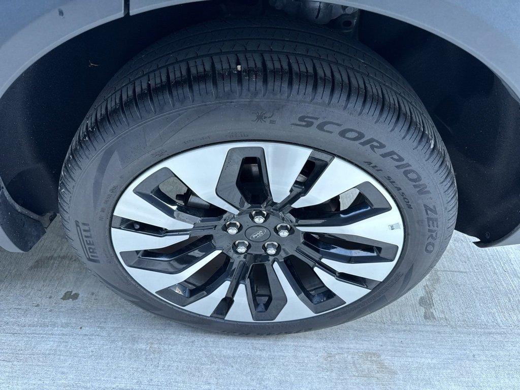 Used 2025 Ford Explorer Platinum w/ LUX Leather Package image 21