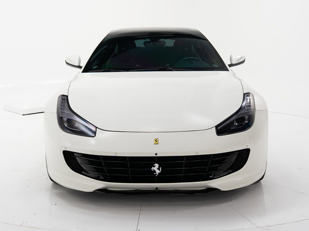 Used 2017 Ferrari GTC4Lusso image 8