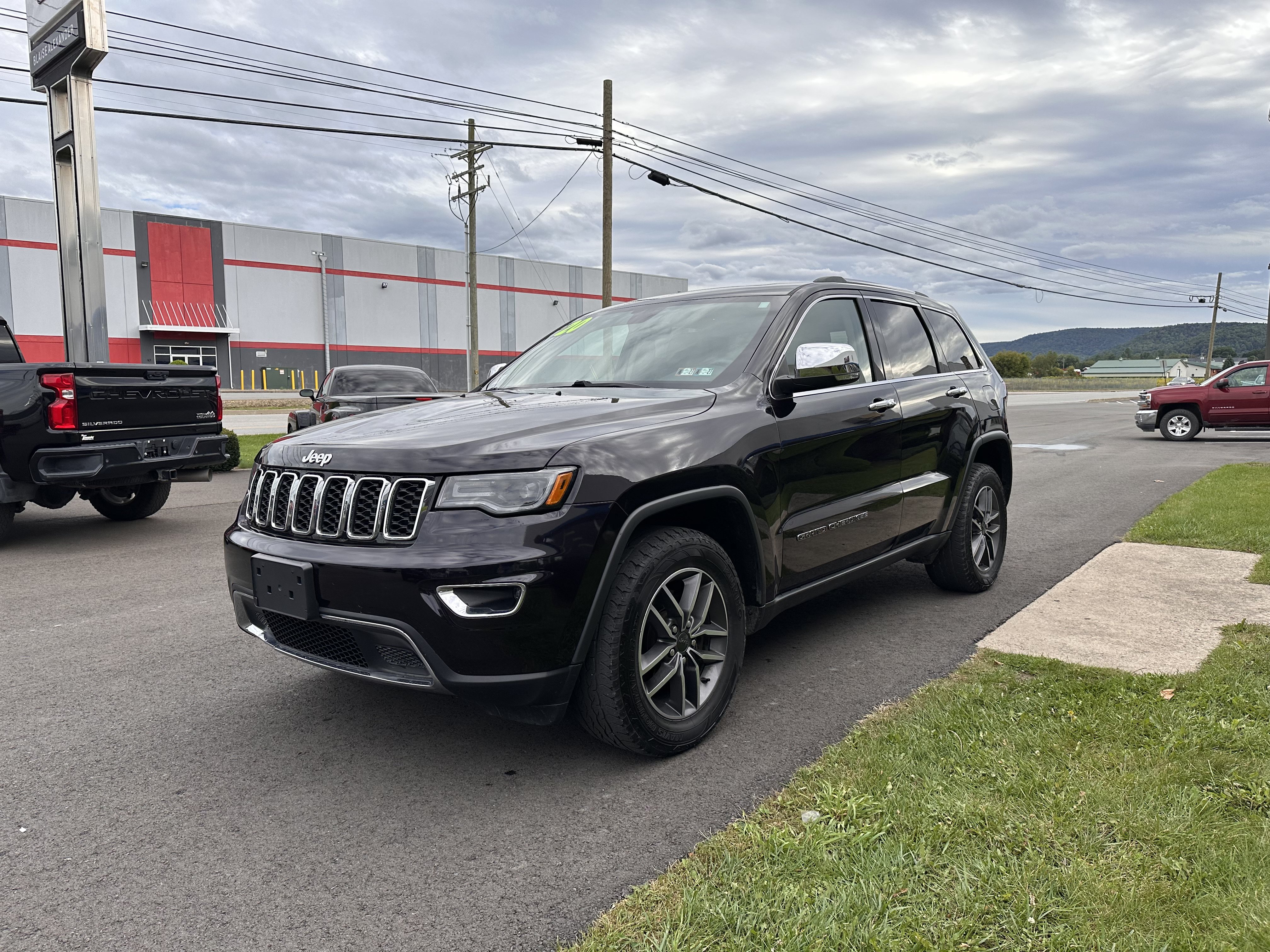 Used 2020 Jeep Grand Cherokee Limited w/ Premium Lighting Group AWD/4WD image 8