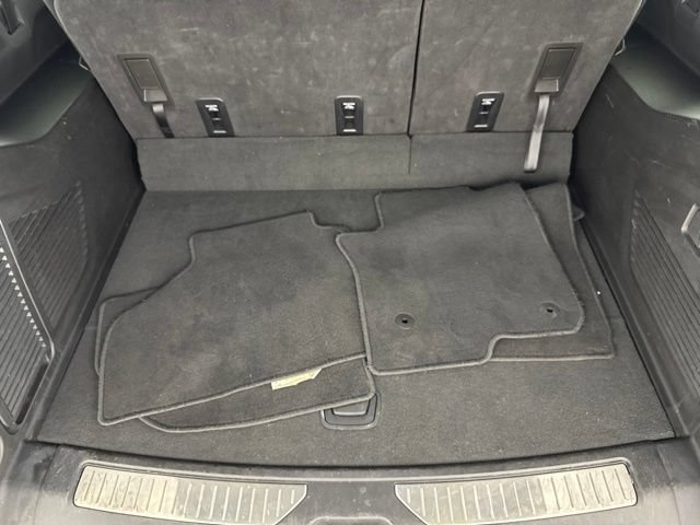 Used 2025 Chevrolet Suburban Z71 AWD/4WD image 32