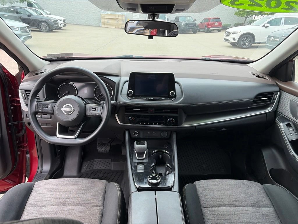Used 2023 Nissan Rogue SV AWD/4WD image 13