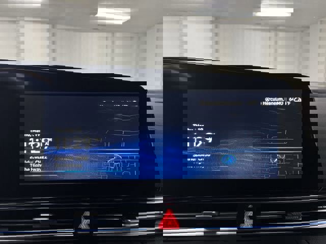 Used 2025 Hyundai Elantra Limited image 13