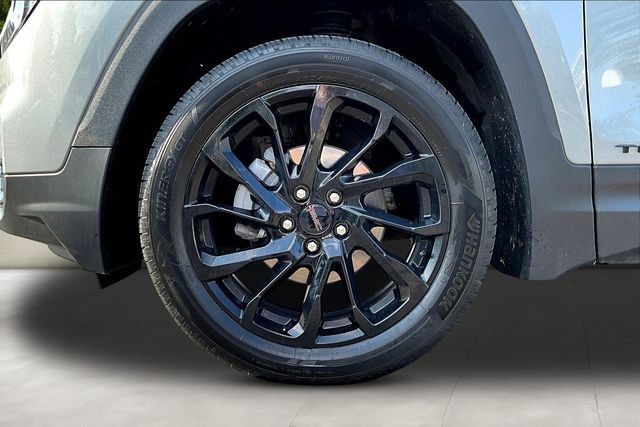 Certified 2023 GMC Terrain SLE w/ Driver Convenience Package AWD/4WD image 32