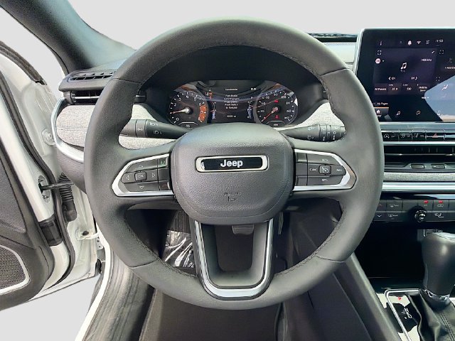 Used 2024 Jeep Compass Latitude AWD/4WD image 12