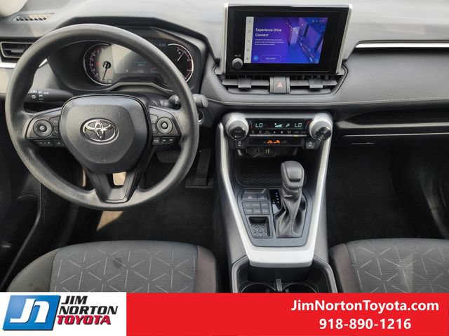 Used 2025 Toyota RAV4 XLE AWD/4WD image 25