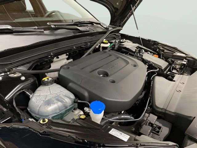 Used 2025 Volvo XC40 B5 Core image 79