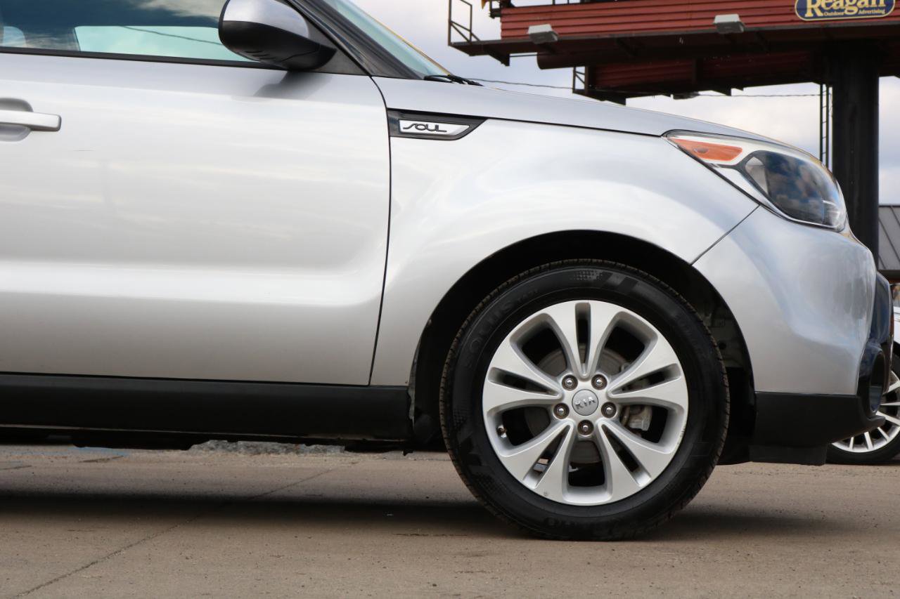 Used 2016 Kia Soul + FWD image 6