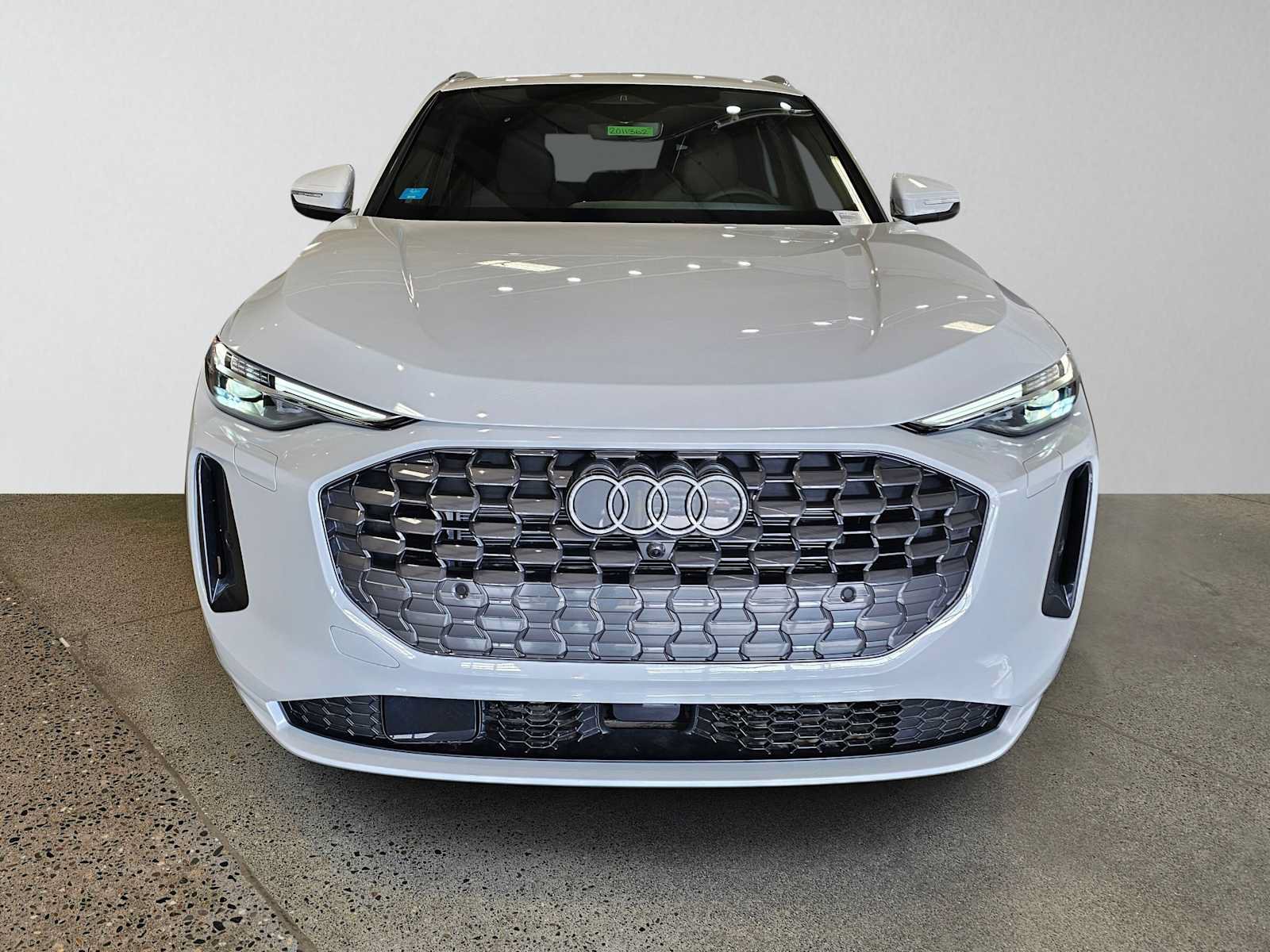 Used 2025 Audi Q5 Premium Plus AWD/4WD image 2