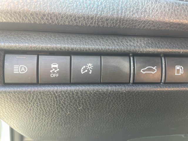 Used 2025 Toyota Camry SE FWD image 34