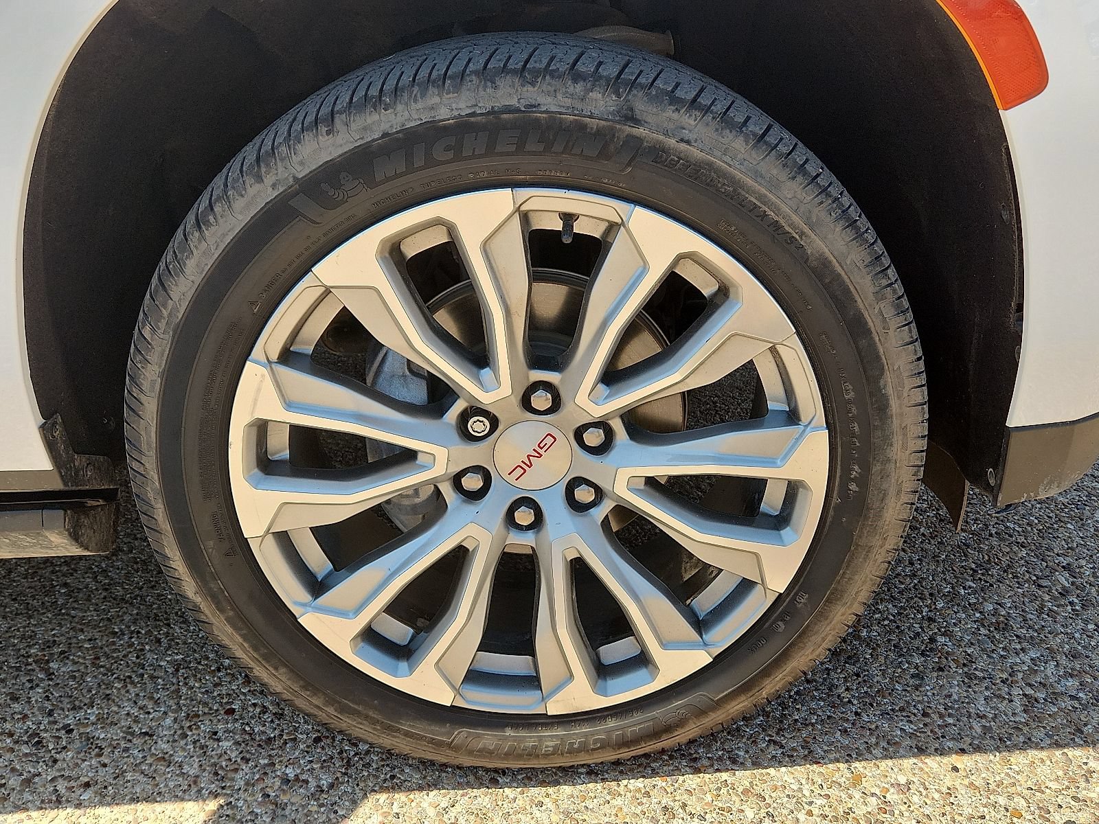Used 2022 GMC Yukon XL Denali RWD image 8