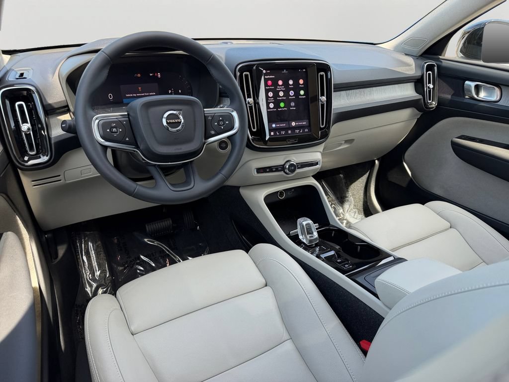 Certified 2024 Volvo XC40 B5 Plus w/ Protection Package Premier AWD/4WD image 13