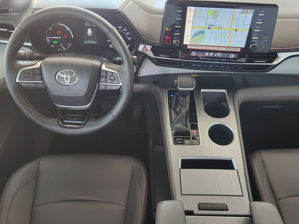 Used 2022 Toyota Sienna XSE w/ XSE Plus Package FWD image 28